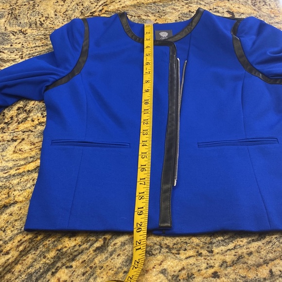 Vince Camuto blue faux leather trim, Excellent Condition, measurements below - Picture 10 of 10